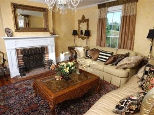 Chestnut Hill Bed & Breakfast Orange Интерьер фото